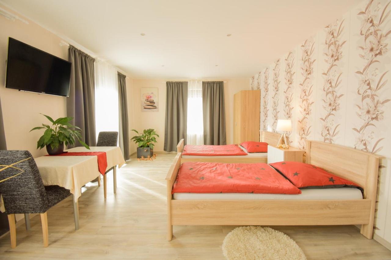 Mainzimmer - Business Apartments Hasloch  Luaran gambar