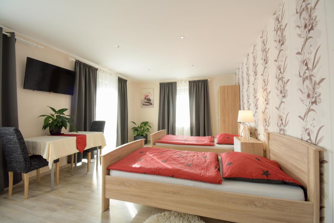 Mainzimmer - Business Apartments Hasloch  Luaran gambar