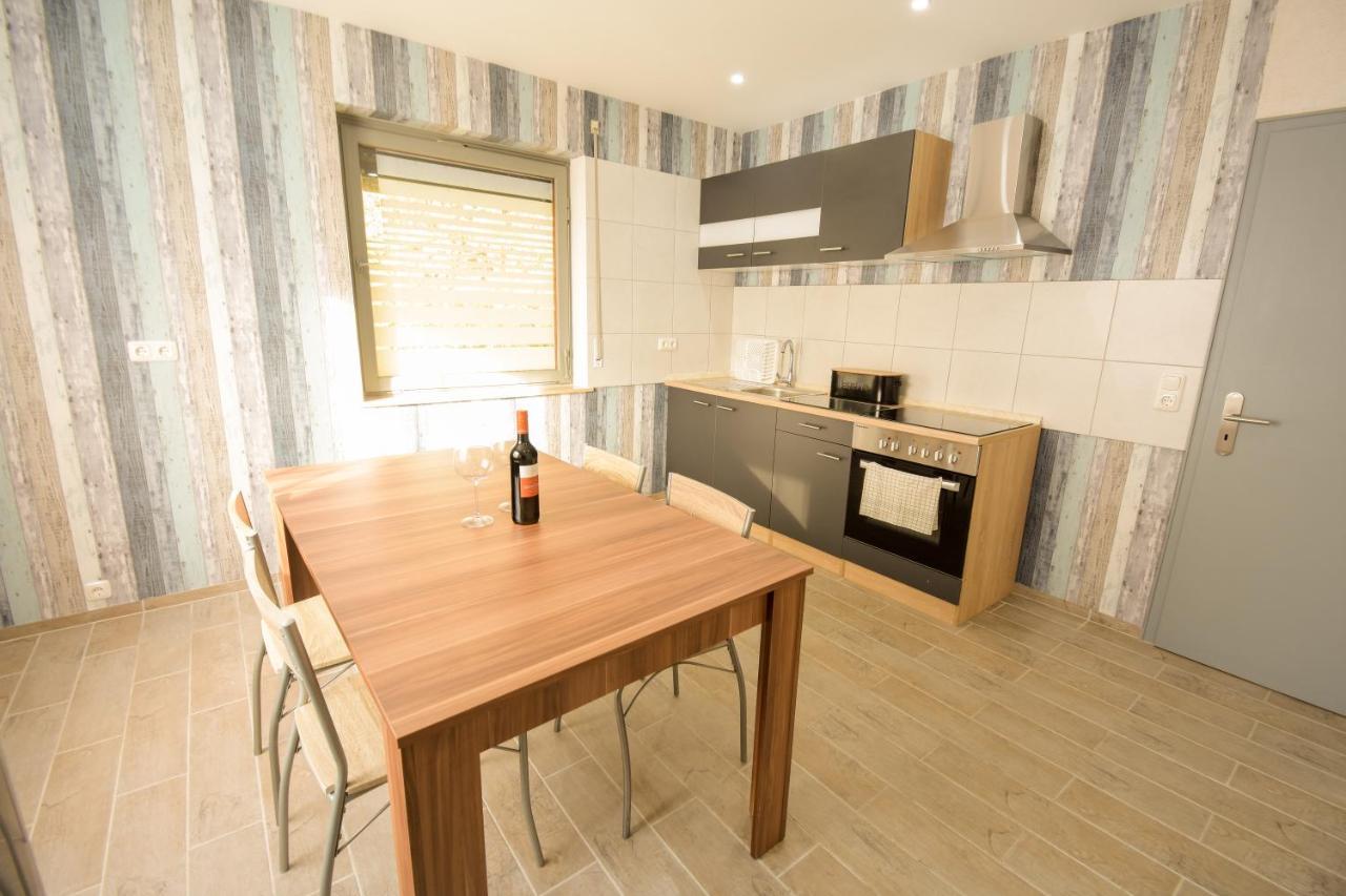 Mainzimmer - Business Apartments Hasloch  Luaran gambar