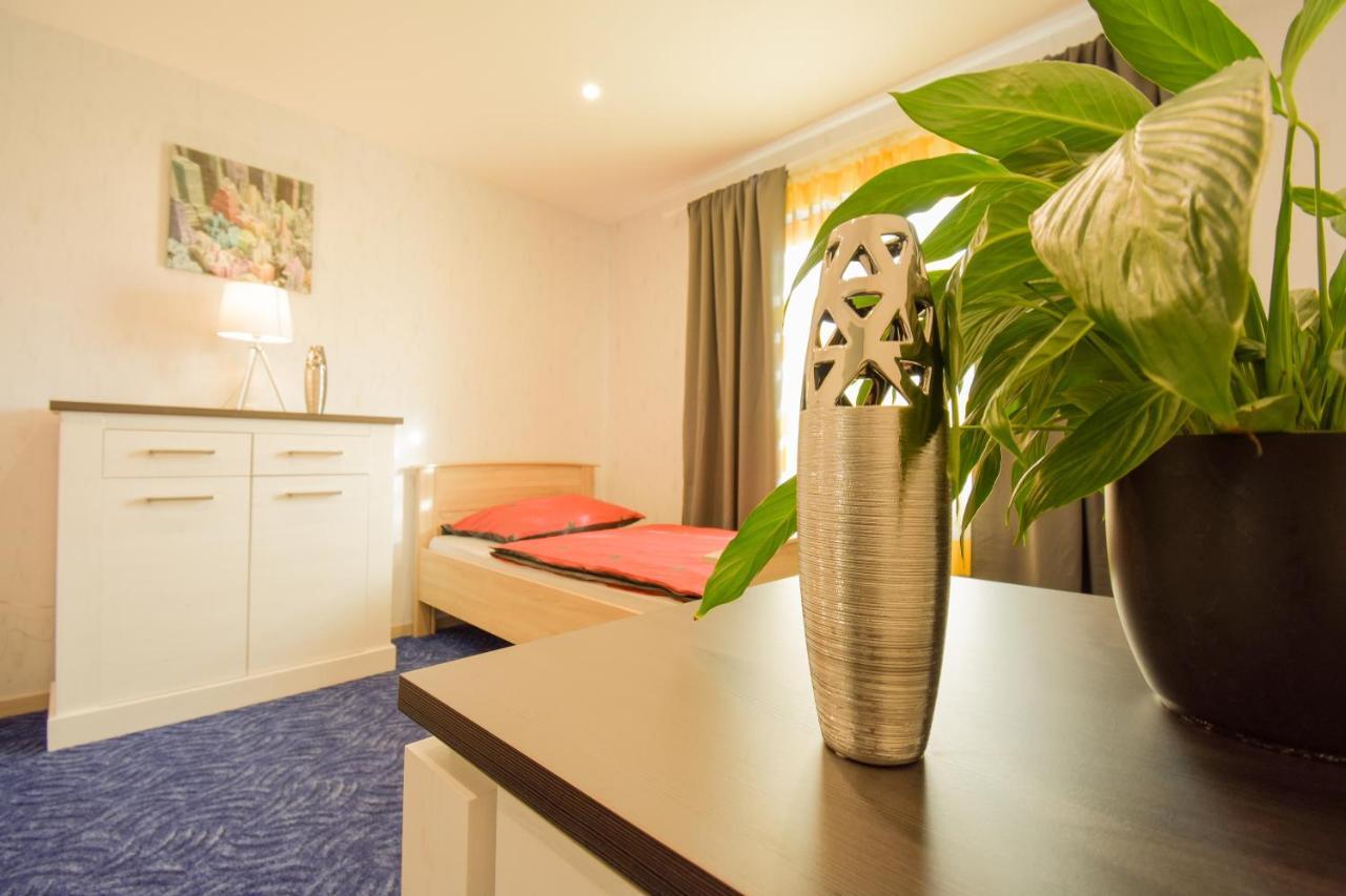 Mainzimmer - Business Apartments Hasloch  Luaran gambar