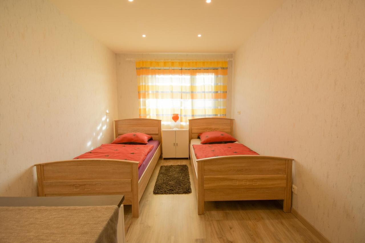 Mainzimmer - Business Apartments Hasloch  Luaran gambar
