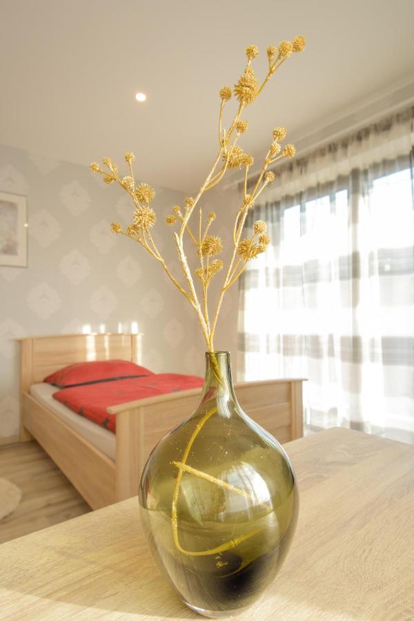 Mainzimmer - Business Apartments Hasloch  Luaran gambar