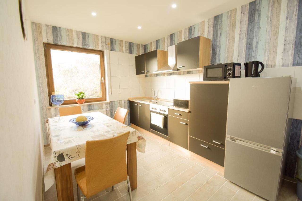 Mainzimmer - Business Apartments Hasloch  Luaran gambar